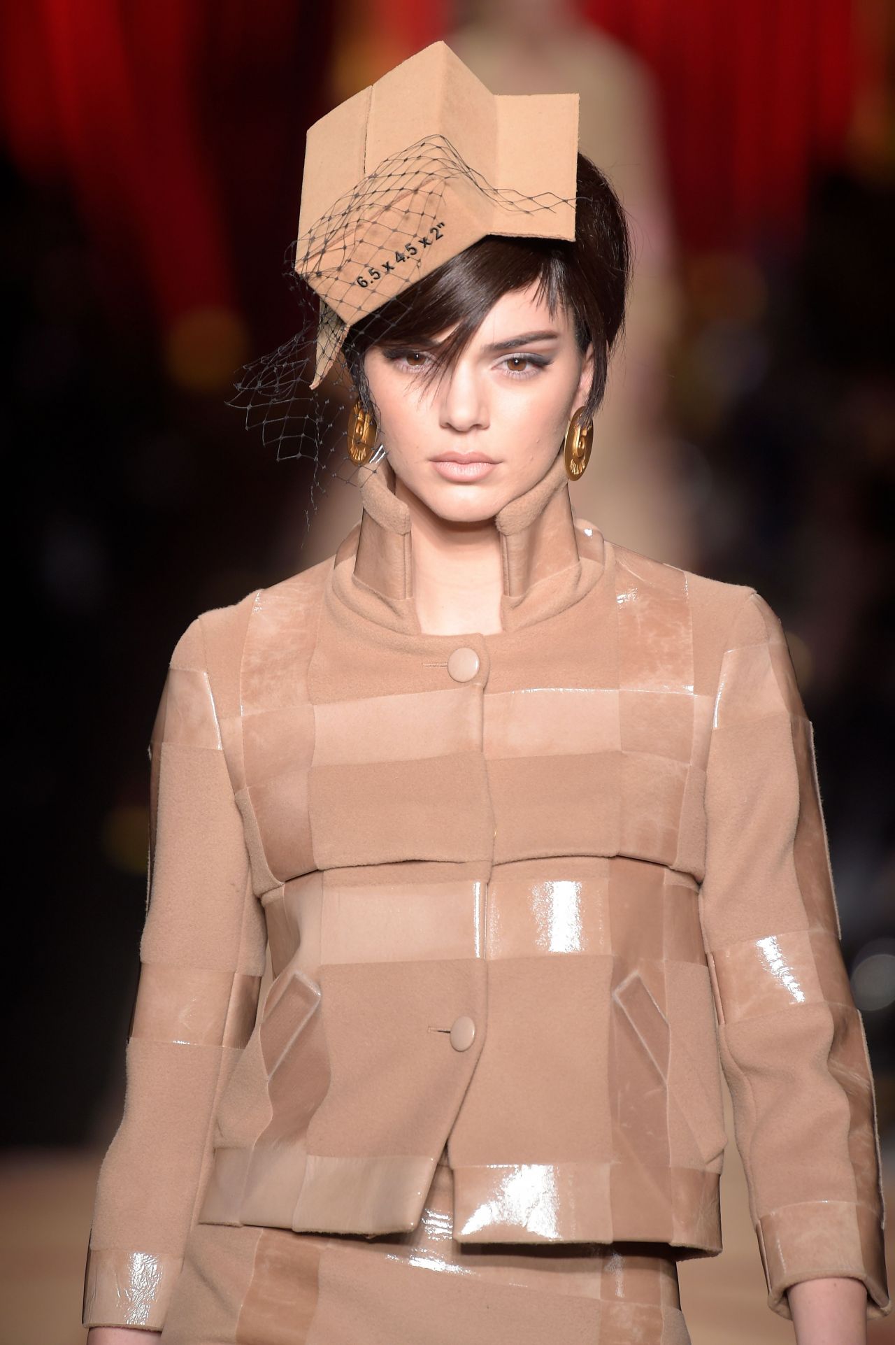 Kendall Jenner Hit The Catwalk For Moschino – Milan Fashion Week 2/23 ...