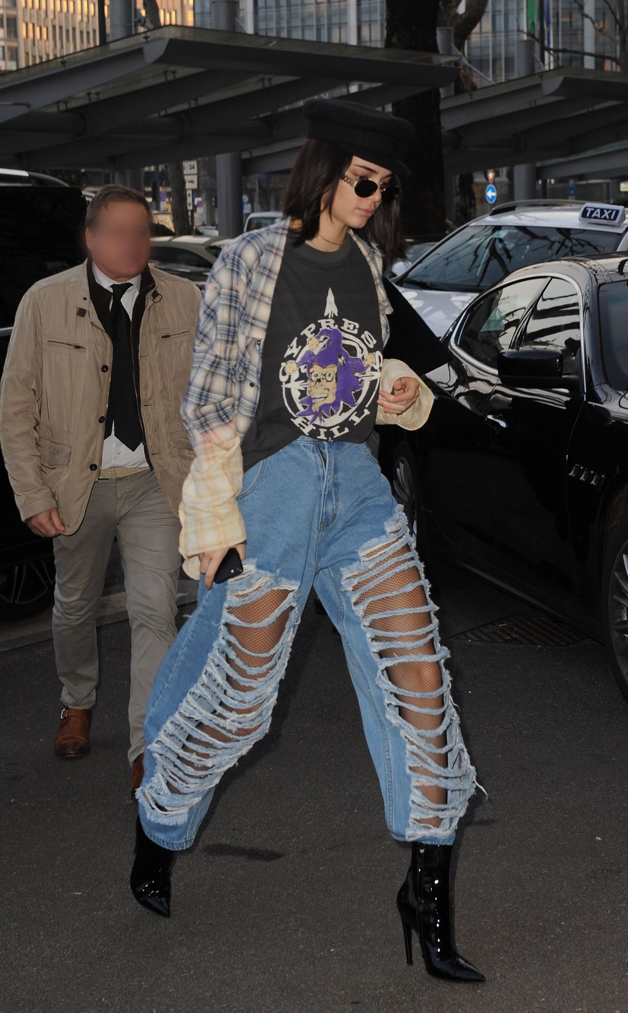Kendall Jenner Milan September 23, 2017 – Star Style