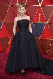 Kirsten Dunst – Oscars 2017 Red Carpet in Hollywood