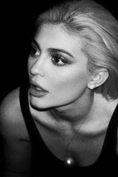 Kylie Jenner Photos - 