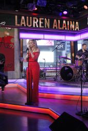 Lauren Alaina - Good Morning America in New York, January 2017