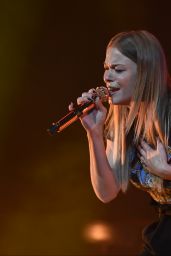 LeAnn Rimes - Performing at The Bridgewater Hall in Manchester 2/20/ 2017 