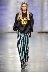 Lily Donaldson - Topshop Unique Show at London Fashion Week 02/19/ 2017