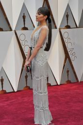Olivia Culpo – Oscars 2017 Red Carpet in Hollywood