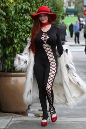 Phoebe Price - Shopping  in Beverly Hills 2/7/ 2017