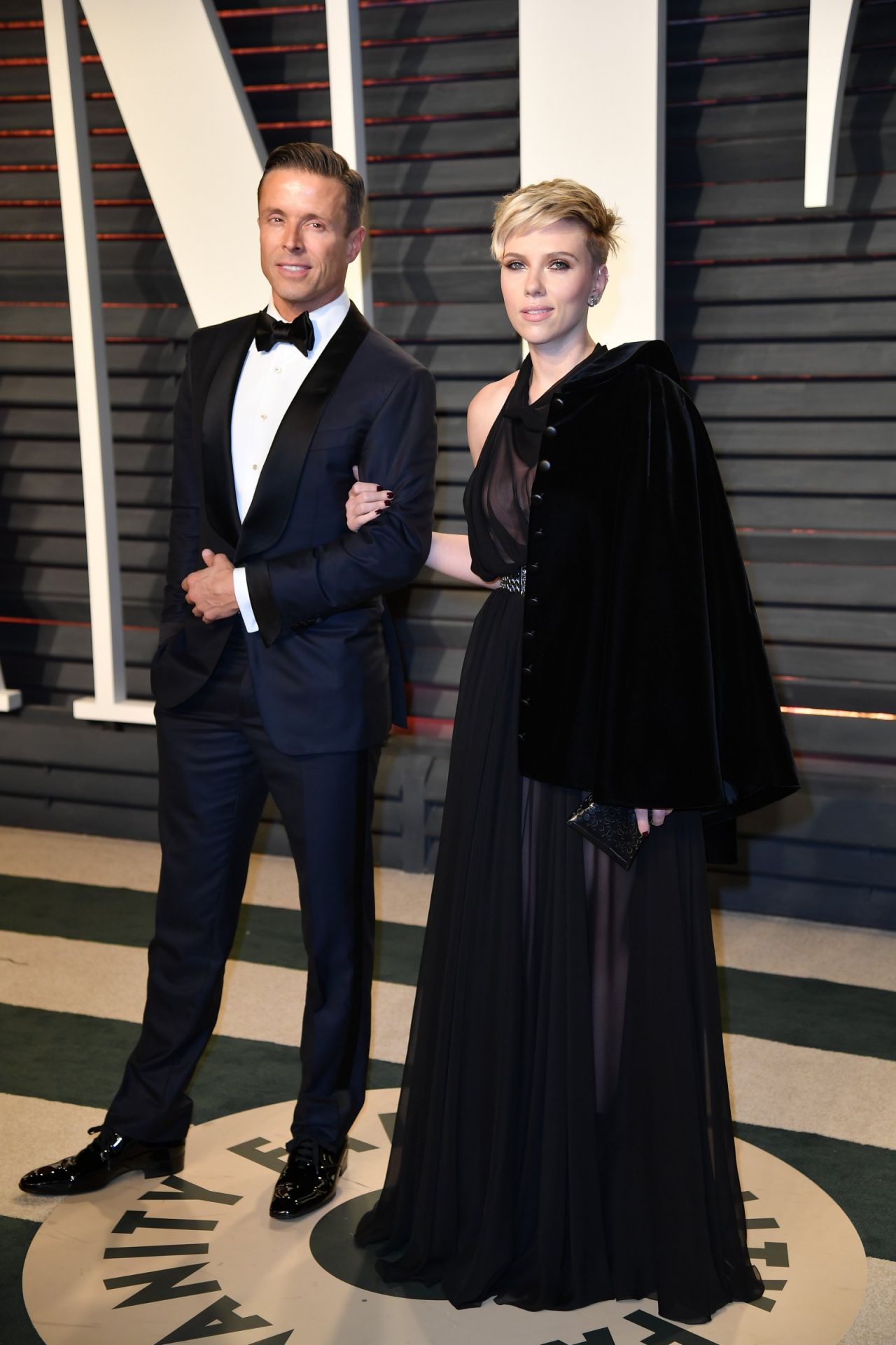 Scarlett Johansson at Vanity Fair Oscar 2017 Party in Los Angeles ...