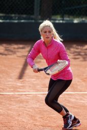 Shakira - Morning Training at a Tennis Club in Barcelona 2/27/ 2017