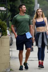 Suki Waterhouse - Hiking With a Personal Trainer in Los Angeles, Feb 2017