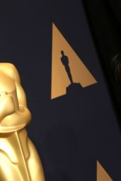 Viola Davis Wins Best Supporting Actress at Oscars 2017