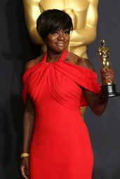 Viola Davis Wins Best Supporting Actress at Oscars 2017