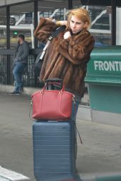 Zosia Mamet - Departing Los Angeles International Airport 2/7/ 2017