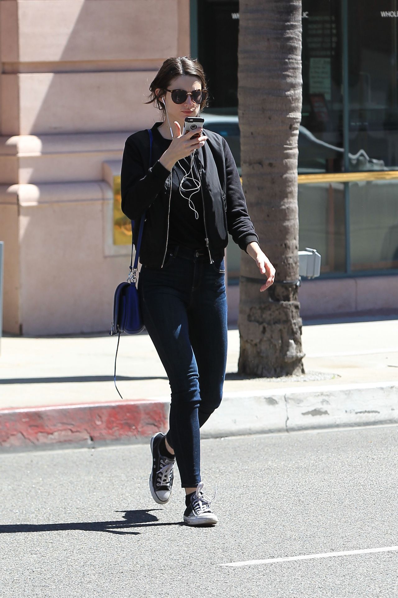 Crystal Reed Chats on Her Phone - Beverly Hills, CA 3/29/2017 • CelebMafia