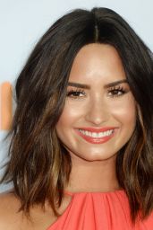 Demi Lovato – Nickelodeon’s Kids’ Choice Awards in Los Angeles 03/11/ 2017
