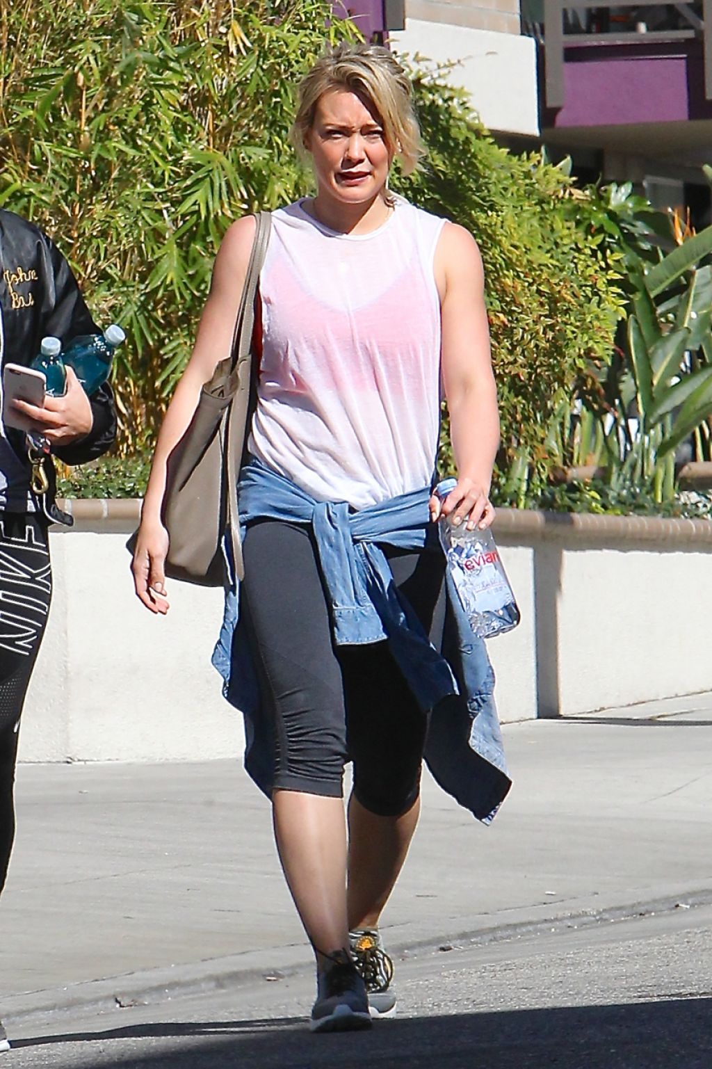 Hilary Duff in Leggings - Leaving the Gym in LA 3/2/ 2017 • CelebMafia