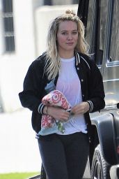 Hilary Duff - Stops By a Friends House in Studio City, CA 3/13/ 2017