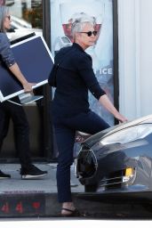 Jamie Lee Curtis Buying a Gift Basket - West Hollywood 3/28/2017