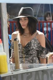 Jenna Dewan Tatum - Studio City Farmers' Market in Los Angeles 3/26