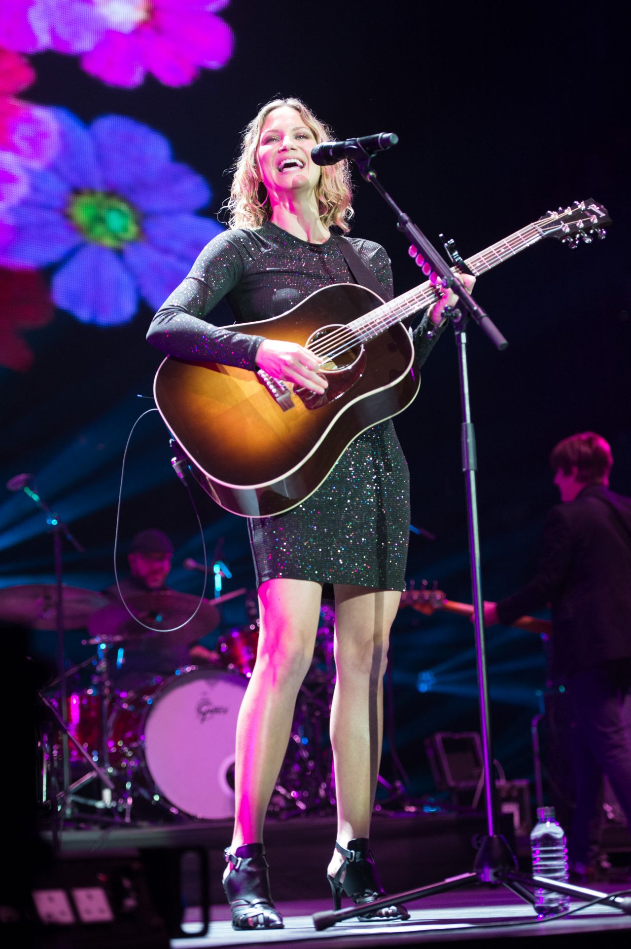 Jennifer Nettles Performs at C2C Country Music Festival in London 3/10/ 20171280 x 1923