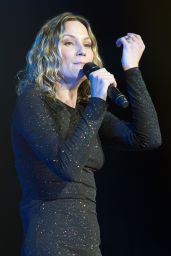 Jennifer Nettles Performs at C2C Country Music Festival in London 3/10/ 2017