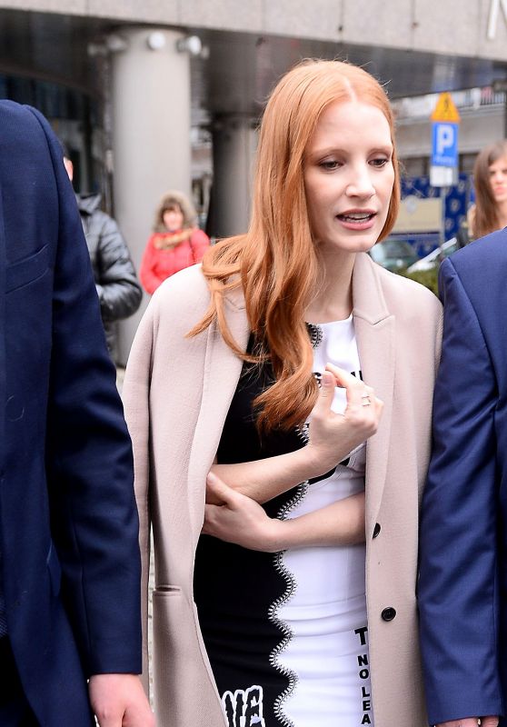 Jessica Chastain - Leaves 