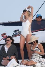 Julianne Hough & Nina Dobrev on a Yacht Going From the Caribbean to Cabo San Lucas 3/4/ 2017
