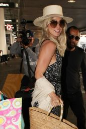 Julianne Hough - Spotted at LAX Airport in Los Angeles 3/6/ 2017