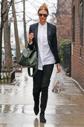 Karlie Kloss in the Rain in New York 3/28/2017