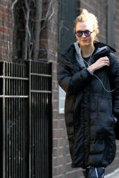 Karlie Kloss - Walks Home From the Gym in NYC 3/6/ 2017