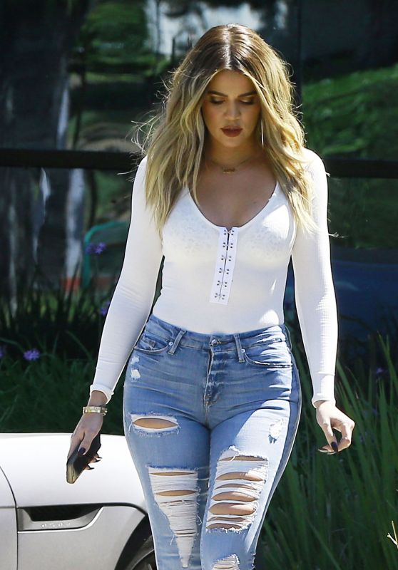 Khloe Kardashian in Ripped Jeans Leaving a Studio in Calabasas 3/29/2017