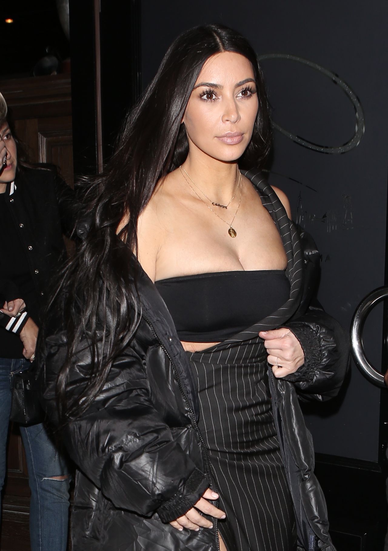 Kim Kardashian Craigs Restaurant June 22, 2014 – Star Style