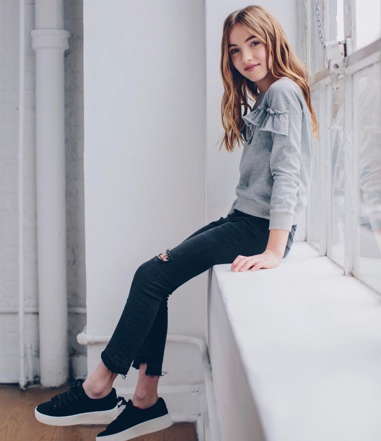 Lauren Orlando Social Media Photos 3/26/ 2017 • CelebMafia