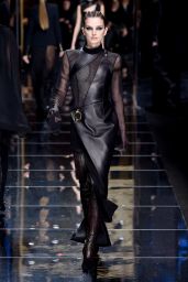 Lily Donaldson Walks Balmain Show Autumn Winter 2017 at Paris Fashion Week 3/2/ 2017