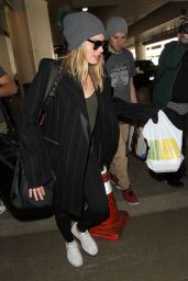Margot Robbie Travel Style - LAX Airport in Los Angeles 3/2/ 2017