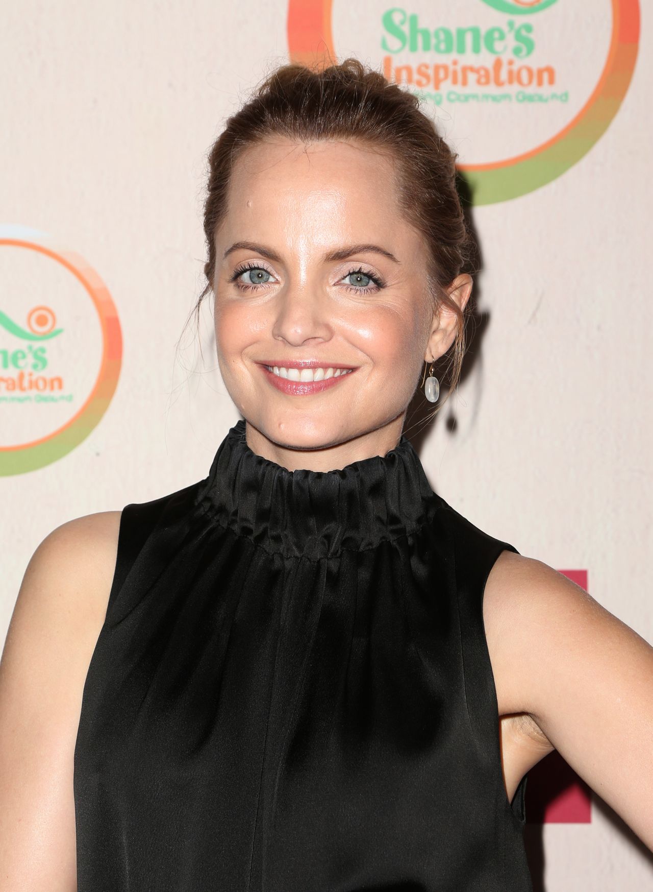 Next photo of Mena Suvari