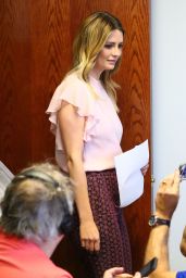 Mischa Barton at Press Conference at the Bloom Law Firm in Woodland Hills, CA 3/15/ 2017