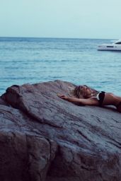 Natasha Oakley in Bikini - Social Media 3/6/ 2017