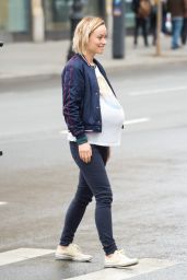 Olivia Wilde on the Set of "Life, Itself" in NY 3/26/ 2017