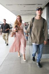 Paris Hilton Casual Style - LAX in Los Angeles 3/22/ 2017