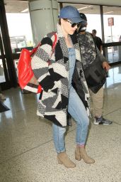 Rachel McAdams Jets Out of LAX 3/29/2017