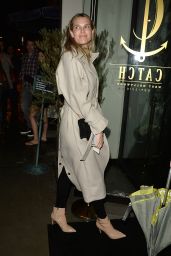 Sara Foster Looks Stylish - Out For Dinner at Catch LA in Los Angeles 3/21/ 2017
