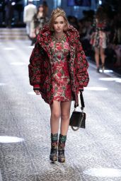 Sarah Snyder - Dolce Gabbana Show Runway on Milan fashion Week, February 2017