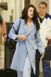 Selena Gomez Travel Outfit - Atlanta Airport 3/1/ 2017