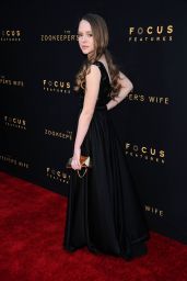 Shira Haas on Red Carpet - "The Zookeeper