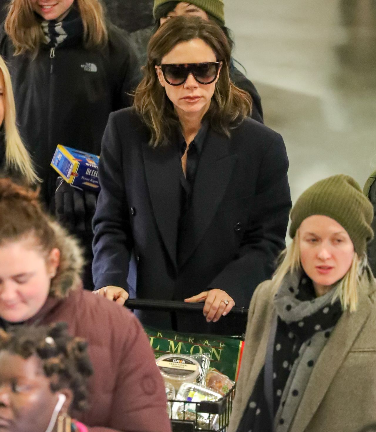 Victoria Beckham - Doing Some Last Minute Shopping at Whole Foods