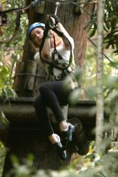 Amber Heard at the Currumbin Wildlife Sanctuary in Currumbin, Australia 4/23/2017