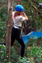 Amber Heard at the Currumbin Wildlife Sanctuary in Currumbin, Australia 4/23/2017