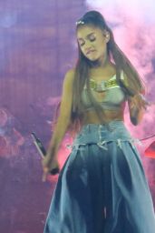 Ariana Grande Performs at Brings her Dangerous Woman Tour in Los Angeles 3/31/2017