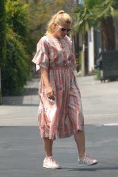 Busy Philipps - Enjoyed Lunch at Mauro
