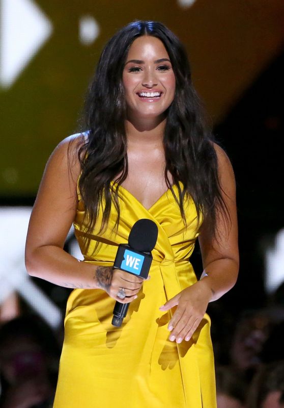 Demi Lovato on Stage at WE Day California Show in Los Angeles 04/27/2017