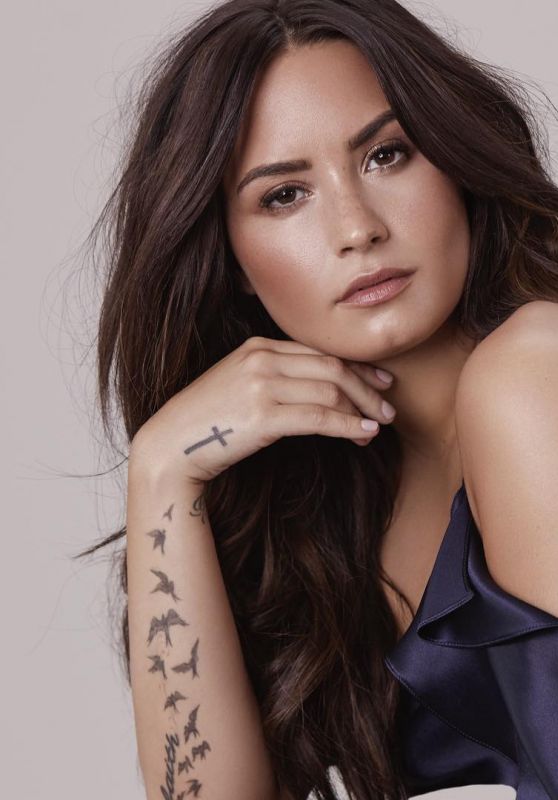 Demi Lovato Photos, April 2017 • CelebMafia